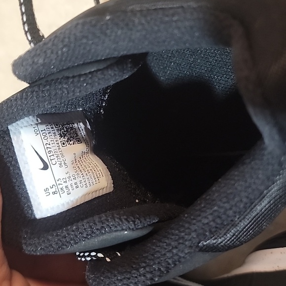 Nike KYRIE Flytrap 4 NWOB size 8.5 Men - Picture 8 of 8